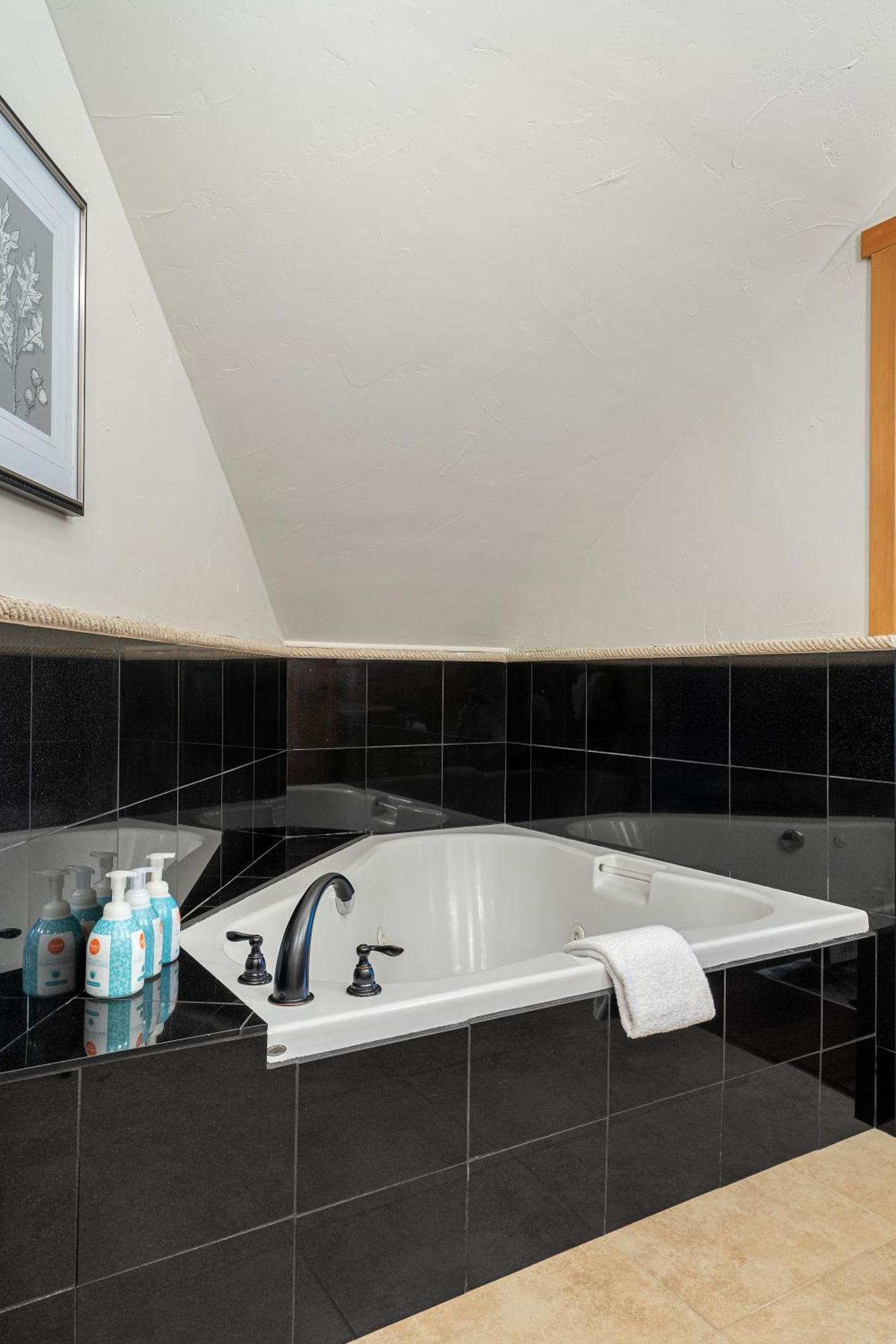 Parkland301 Sunlit 2,000 Ft² Penthouse With Mtn View Apartment Canmore Exterior foto
