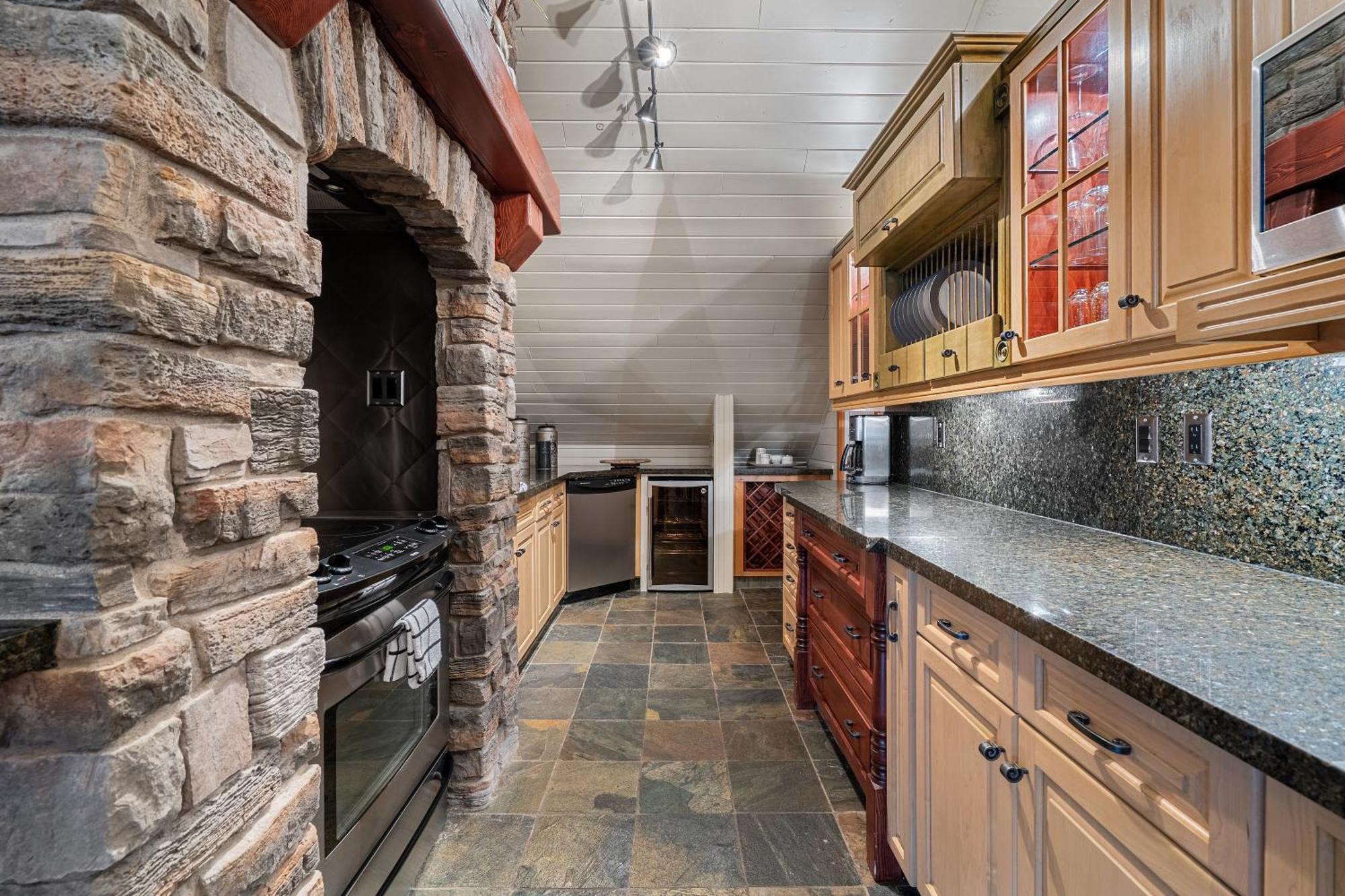 Parkland301 Sunlit 2,000 Ft² Penthouse With Mtn View Apartment Canmore Exterior foto