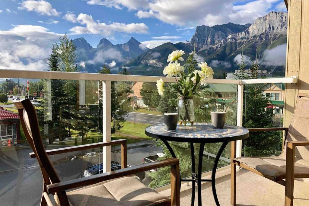 Parkland301 Sunlit 2,000 Ft² Penthouse With Mtn View Apartment Canmore Exterior foto